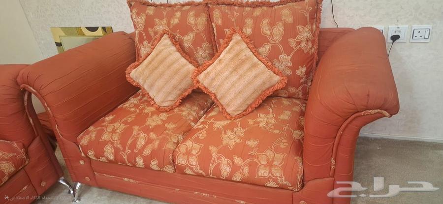 كنب للبيع سبع قطع مع ستاير ومخده . التواصل واتس64540765901186110