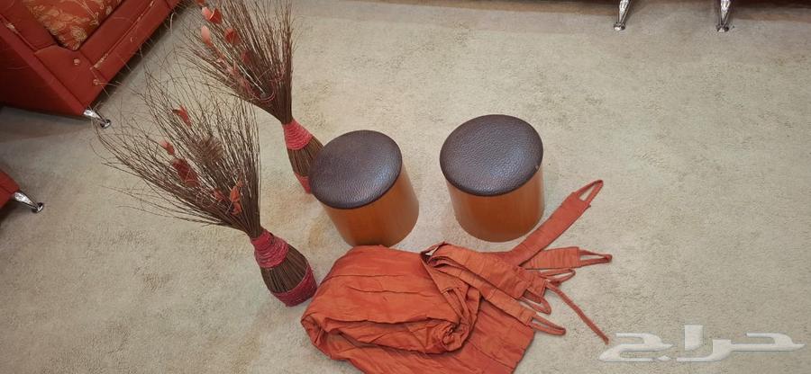 كنب للبيع سبع قطع مع ستاير ومخده . التواصل واتس64540765901186112