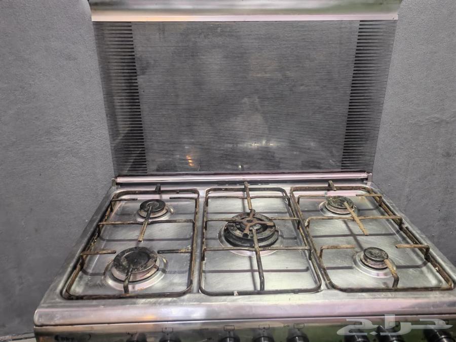 Gas stove with five burners and large oven, clean for sale at the highest price64537114469634110