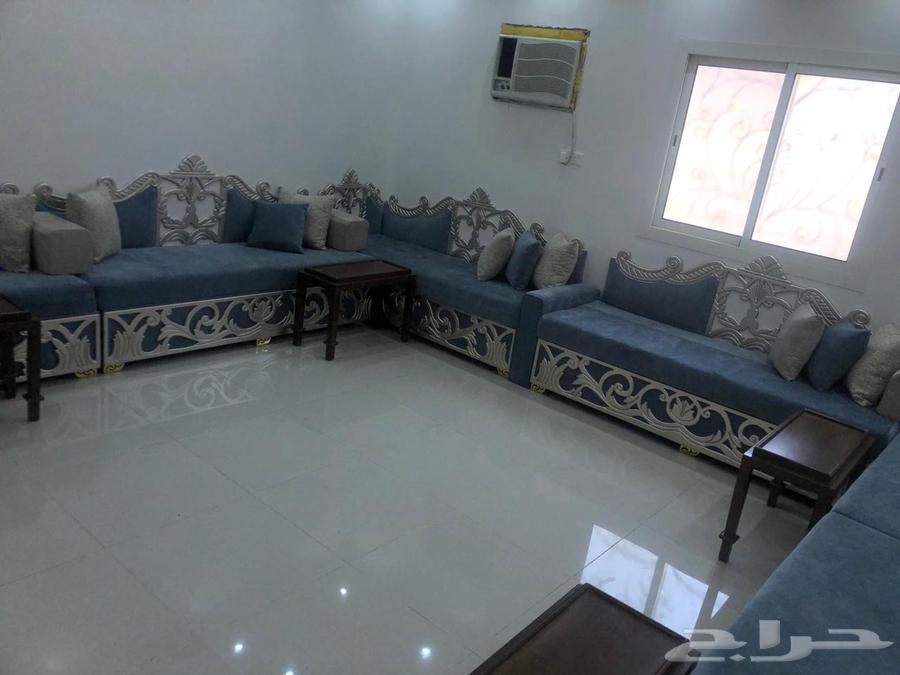 كنب جديد مع طاولات للبيع بأسرع وقت64535541264130111