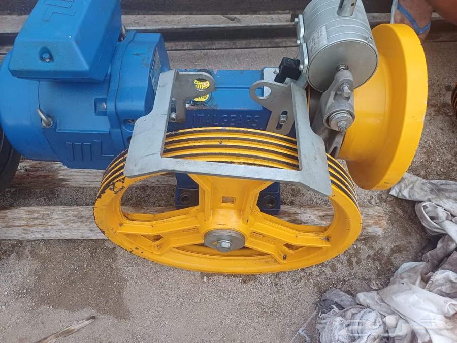 مكين مصاعد مستخدمه للبيع64538513917185110