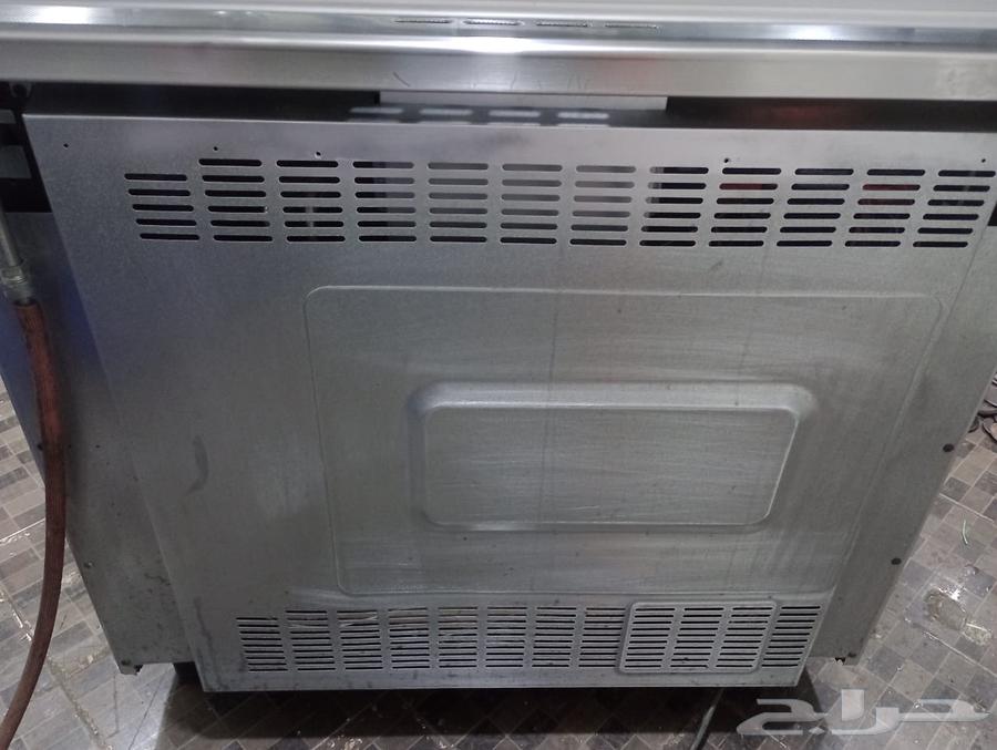 للبيع فرن ايطالي جليم غاز اصلي مقاس60 90 موجود في المحل جده64535457205761111