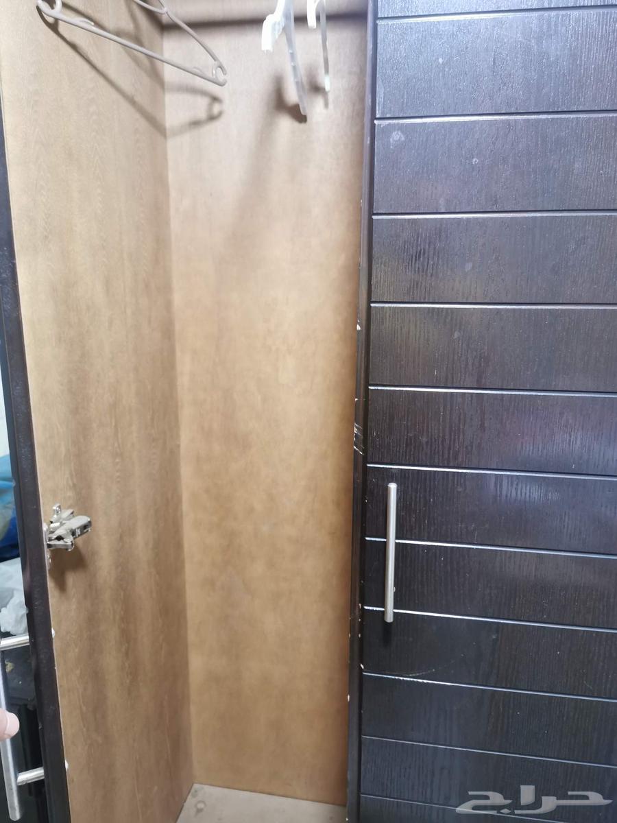 Excellent condition wardrobe, almost new, with 2 large compartments and a big dressing area64538274867843111