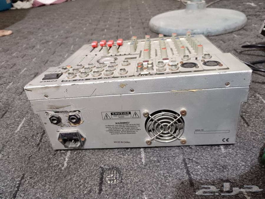 جهاز ماكسر للسماعات بالاضافه الي جهاز لا سلكي للمايك64541920769539113