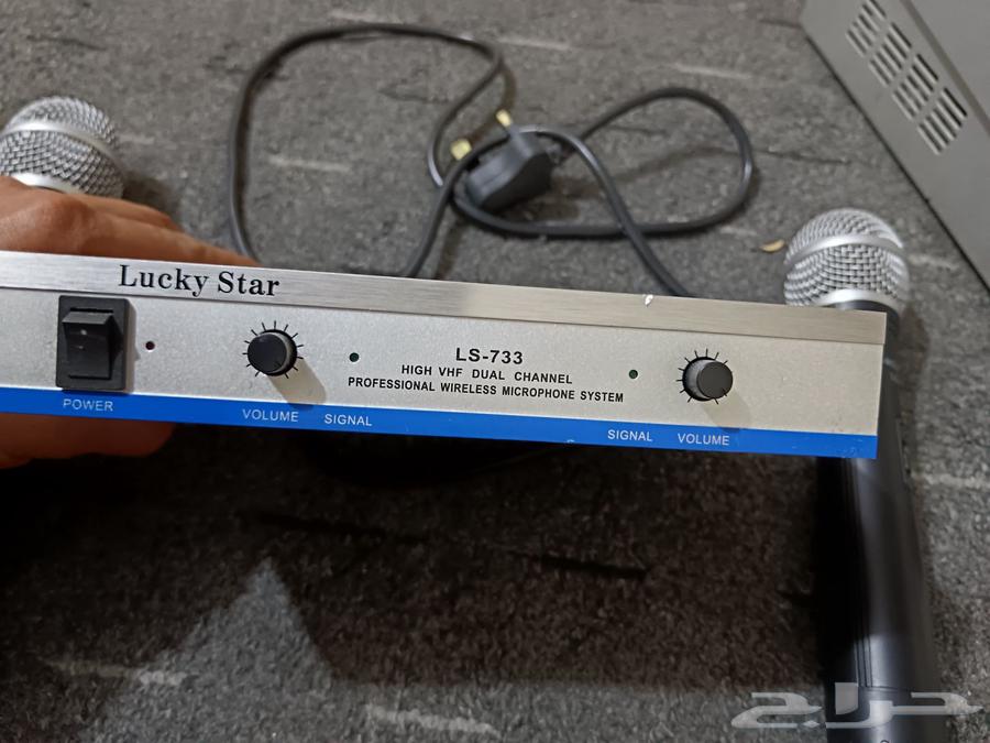 جهاز ماكسر للسماعات بالاضافه الي جهاز لا سلكي للمايك64541920769539111