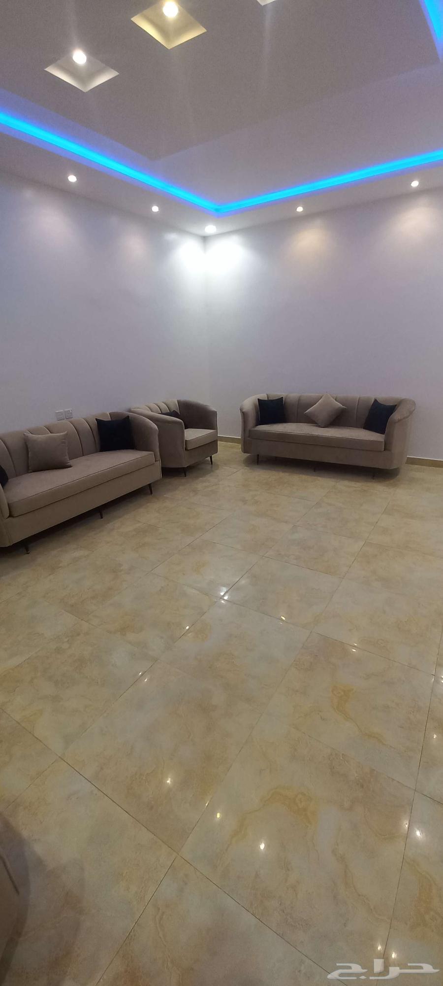 كنب جديد جاهز تتوفر جميع الألوان ب1500 شامل التوصيل داخل الر64537826366466114