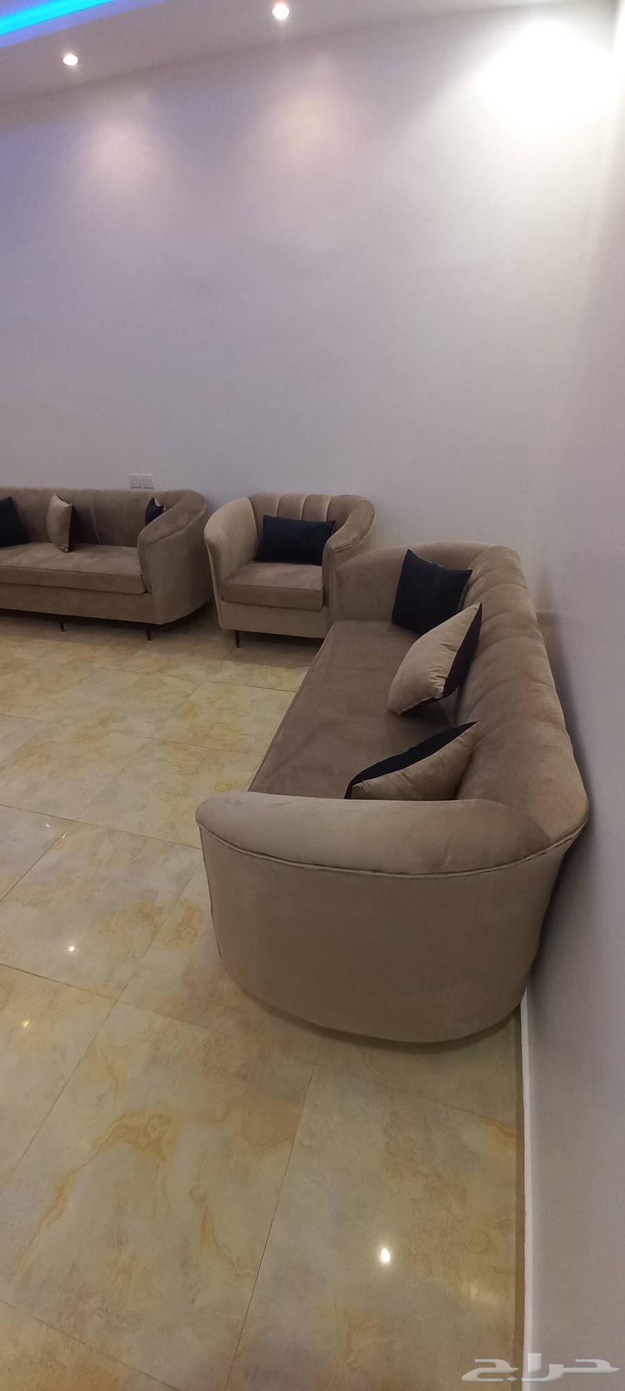 كنب جديد جاهز تتوفر جميع الألوان ب1500 شامل التوصيل داخل الر64537826366466112