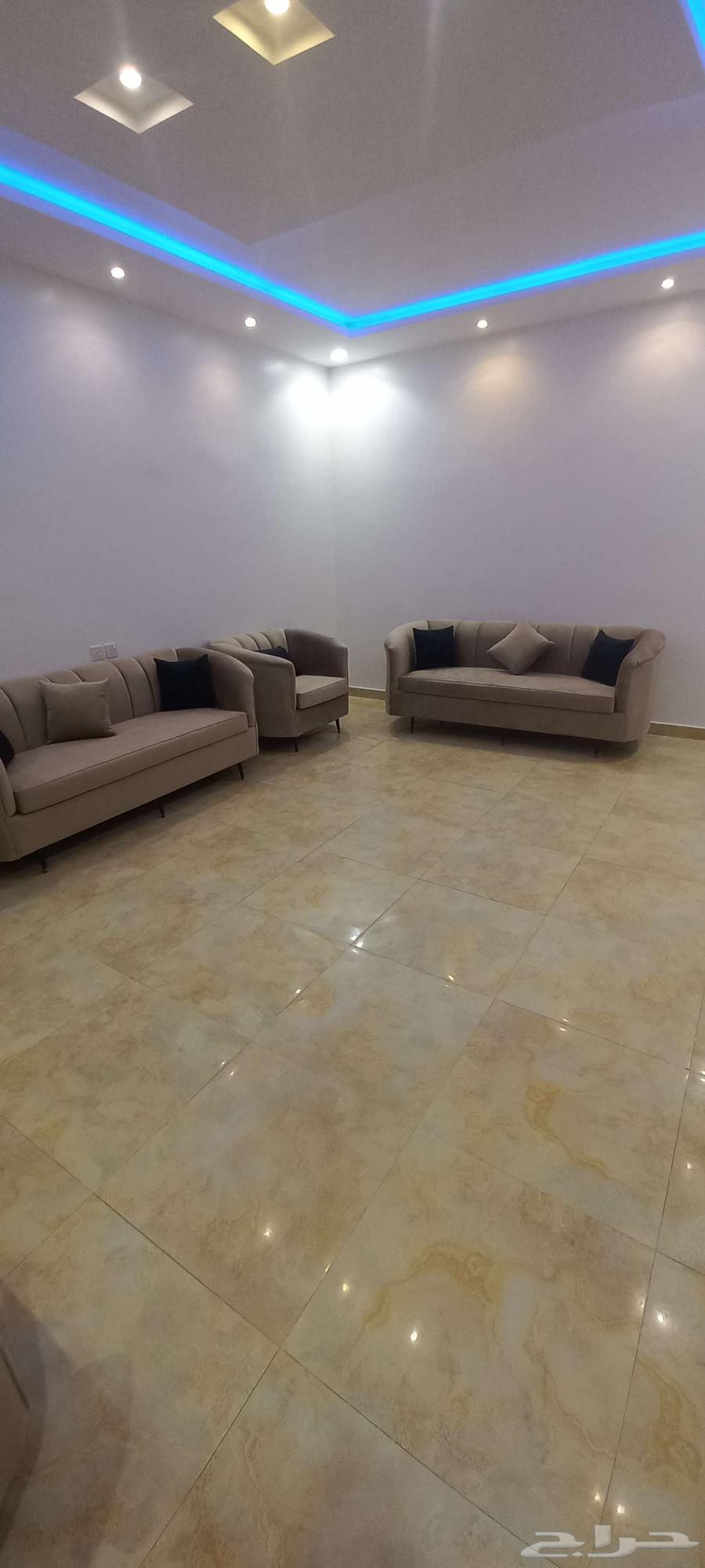 كنب جديد جاهز تتوفر جميع الألوان ب1500 شامل التوصيل داخل الر64537826366466113