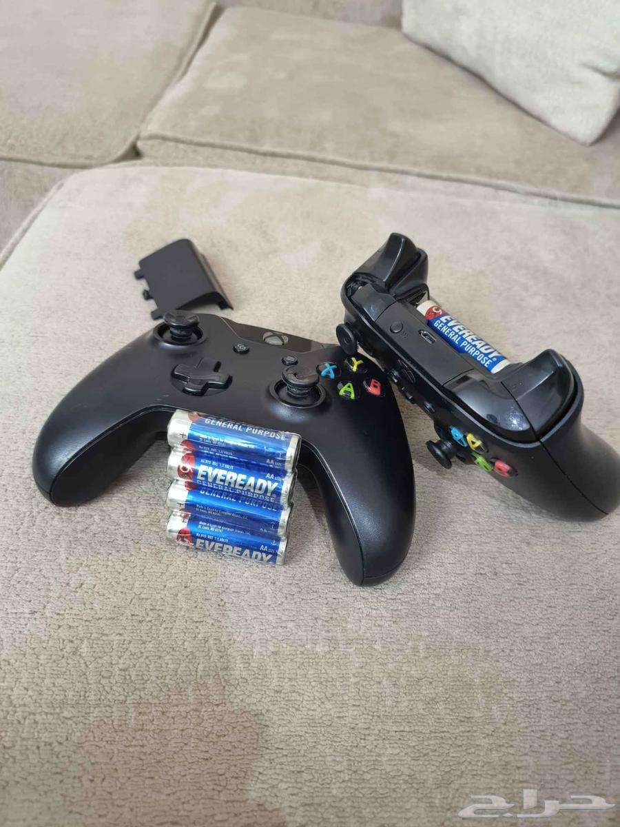 New Xbox controller but LR broken on one hand without cover yag64539782816515110