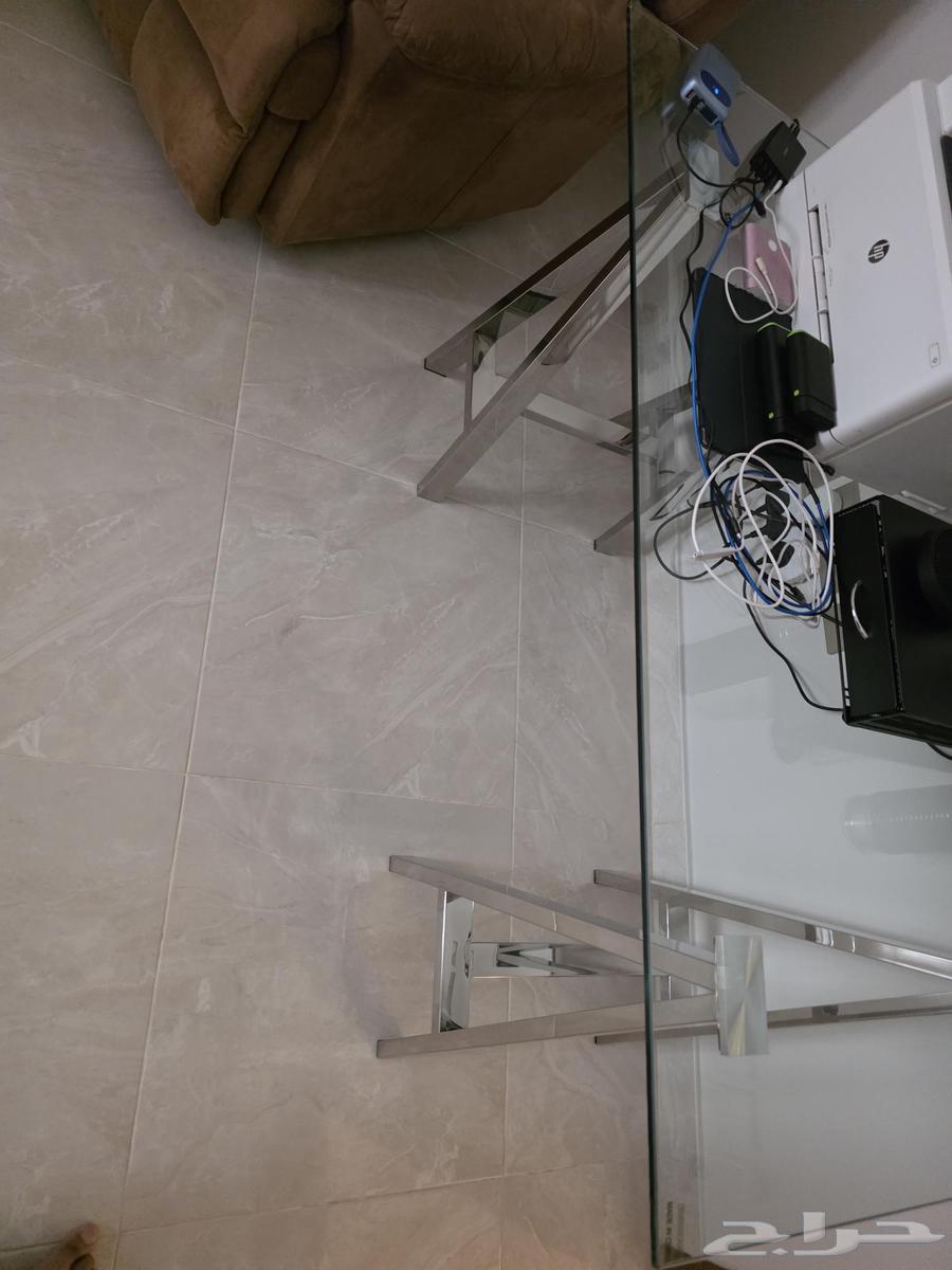 طاولة قزاز نظيفه64537854293377110