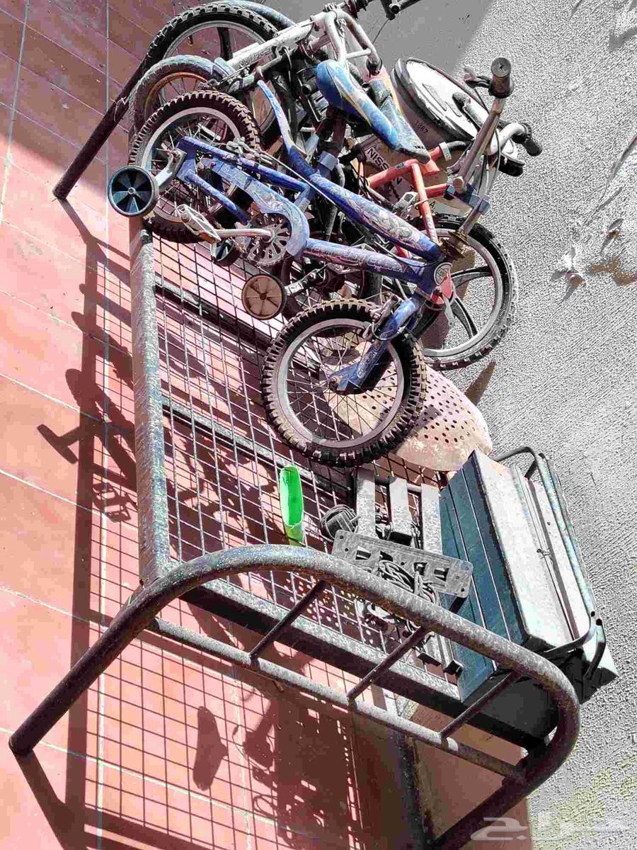 سرير رسيما شبه جديده وخمسه دراجات أطفال بحاله جيده64537854379649110