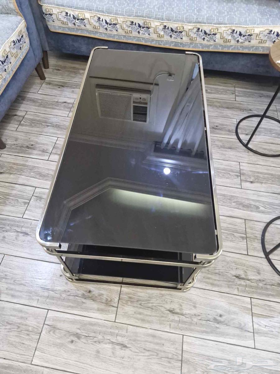 An IKEA table, Sliema, no scratches in it64536948108417110