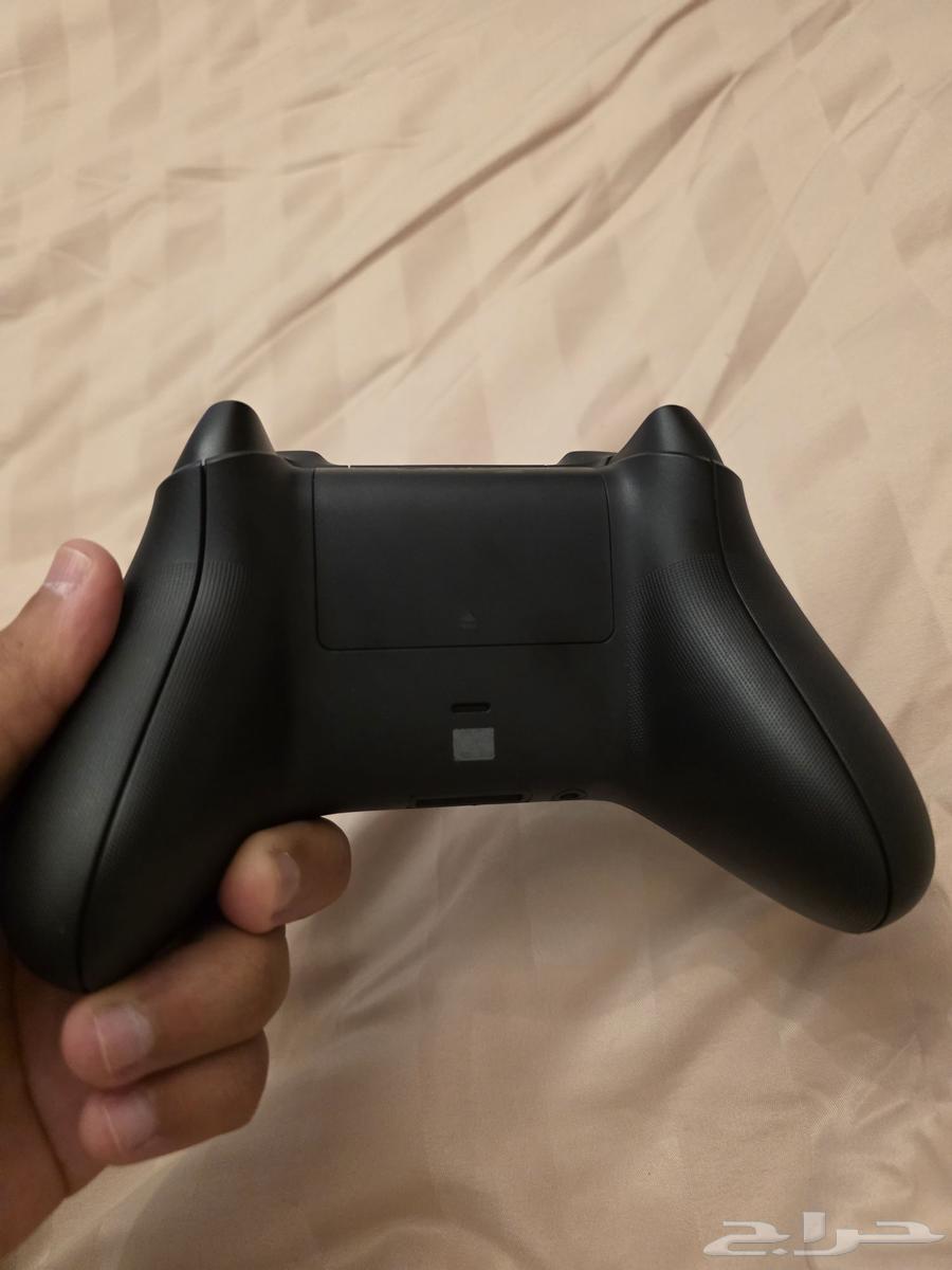 Xbox controller in very clean condition64537798578434112