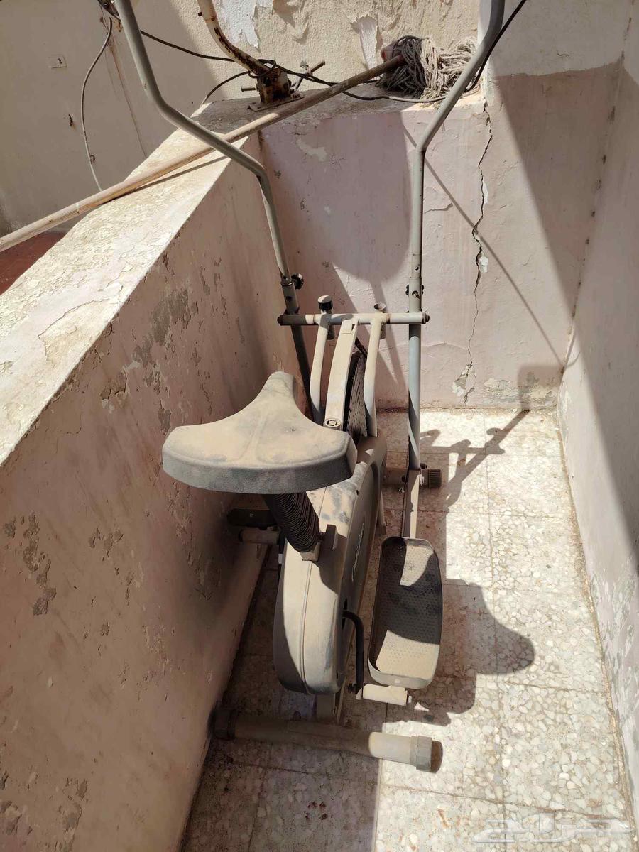 سرير رسيما شبه جديده وخمسه دراجات أطفال بحاله جيده64537854379649112