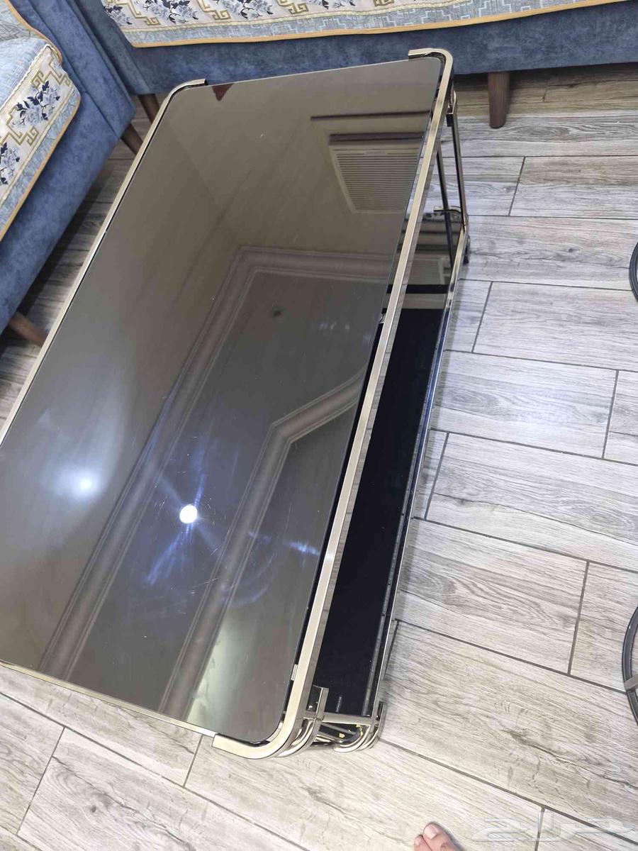 An IKEA table, Sliema, no scratches in it64536948108417111