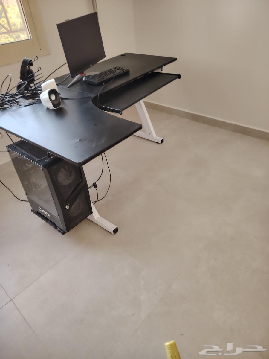 Computer table, chandeliers, hinges and door handles64537338204931112