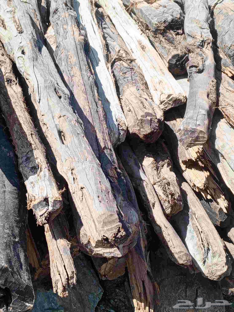 يوجد لدينا خشب وزوافر قديم64542700379393111