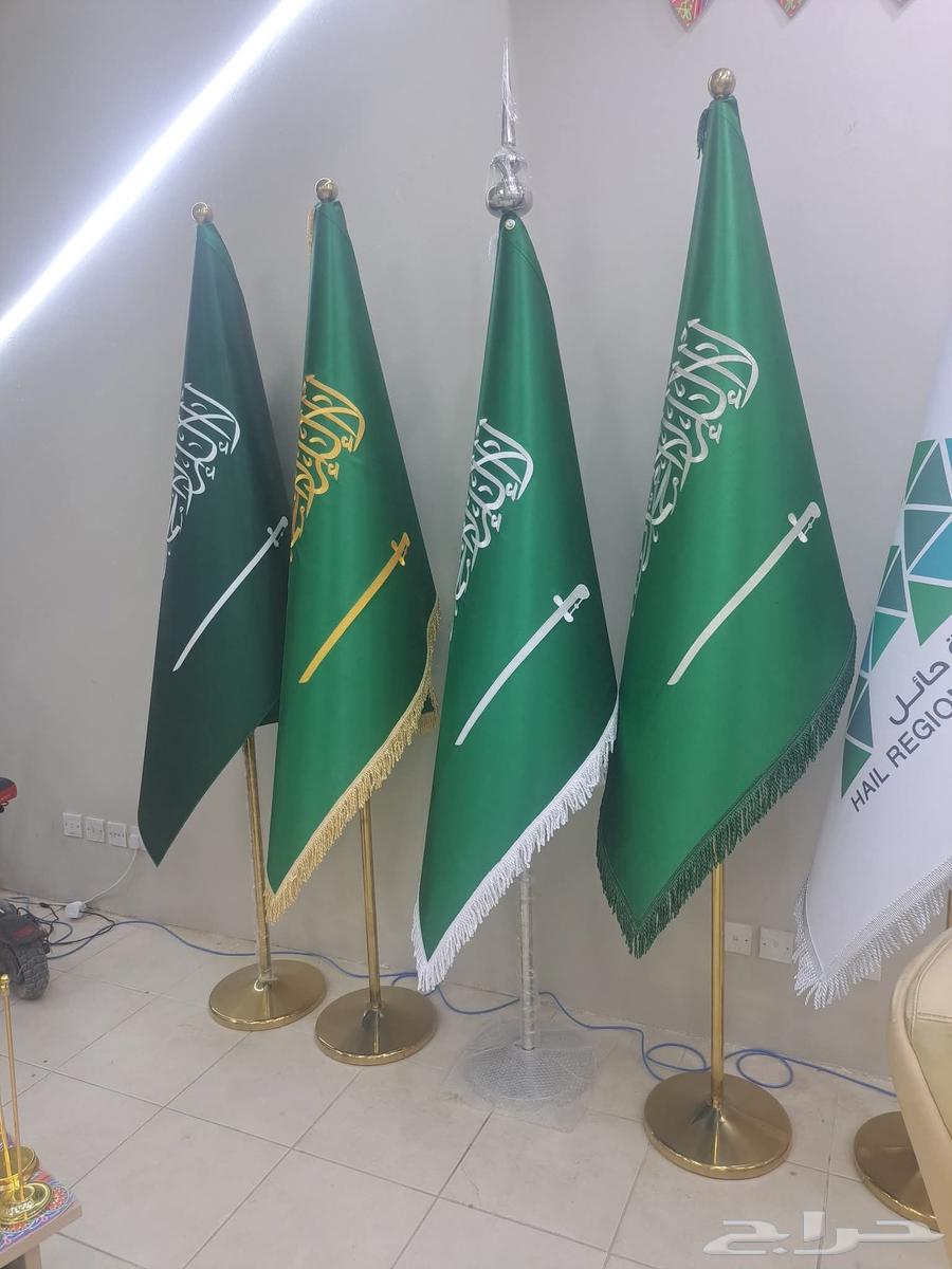 فني تركيب جميع انوع الاستيكرات واجهات جدران سيارات الرياض64424734554755112