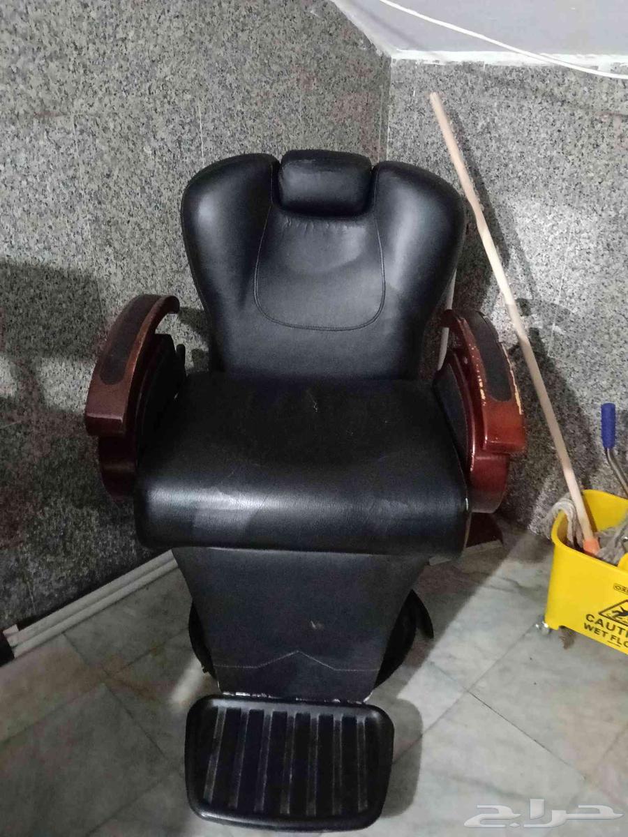 2 كراسي حلاق للبيع السعر النهائي 300 علي وضعهم64542842400003111