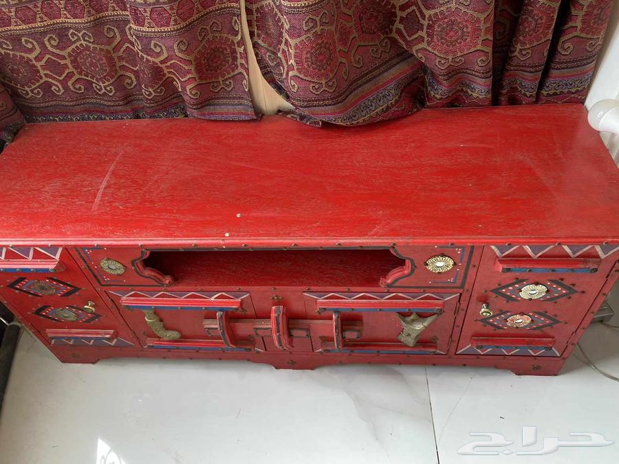 طاوله نظيفه جدآ للبيع للاستفسار وتس اب64539273572739110