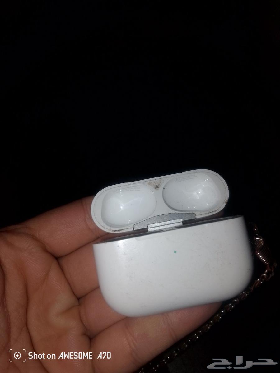 I have an original AirPods Pro charging case, price 300, end of Al Manfuha64538739779715110