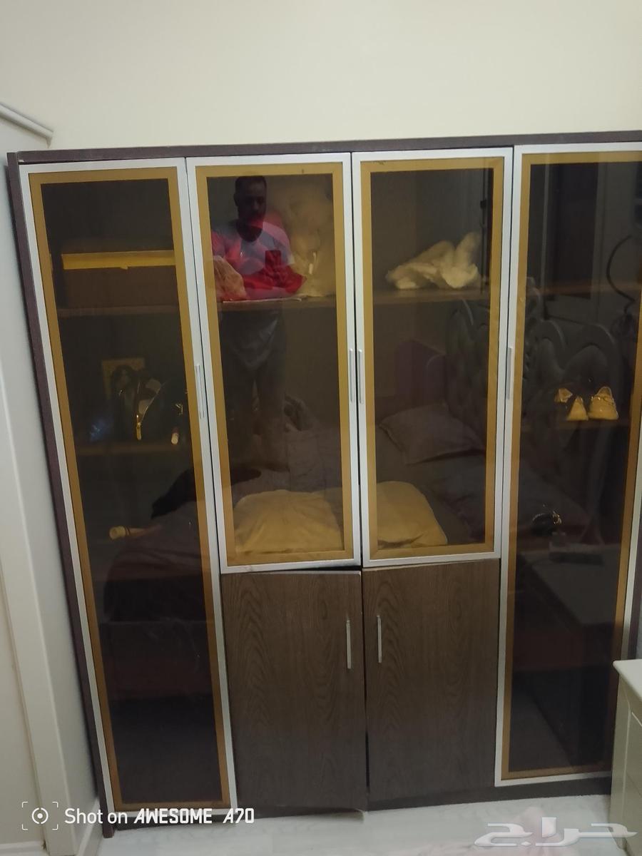 Selling a carpet seating set with 4-5 cushions, a cabinet, and 4 service tables64541122539907110