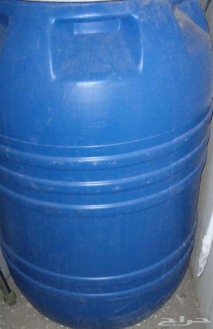 New unused water barrel with lid64536098155138110