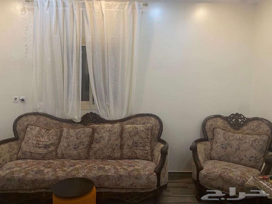 كنب للبيع بحالة ممتازة64536626857730112