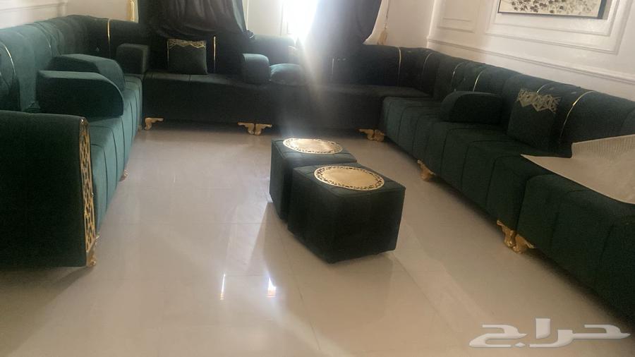 Sofa for sale, clean, contact via WhatsApp64537504810498111