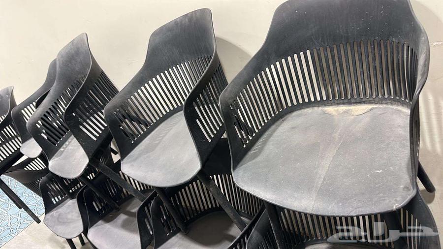 كراسي وطاولات للبيع64535652698625110