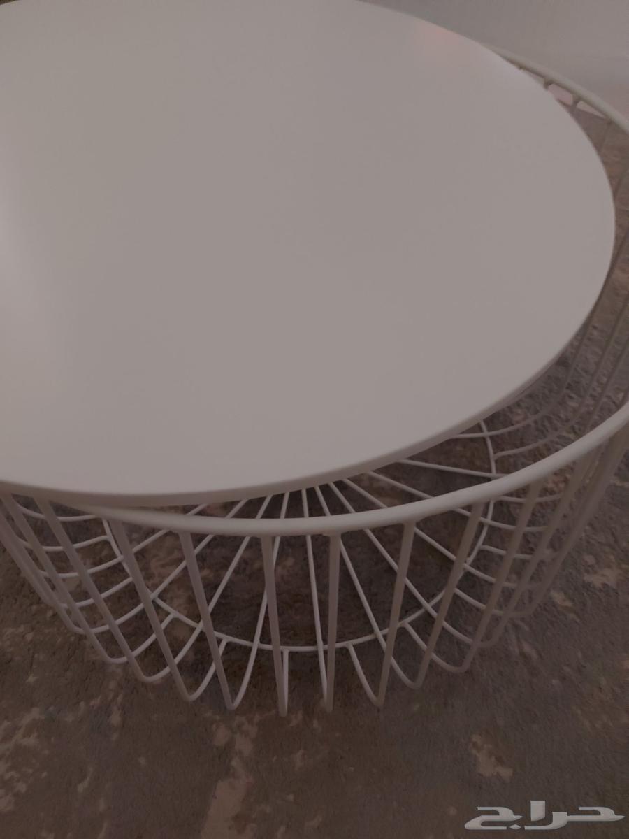 طاولة قهوه للتخزين من ايكيا استخدام نظيف ليس بها اي خدوش64536473670529111