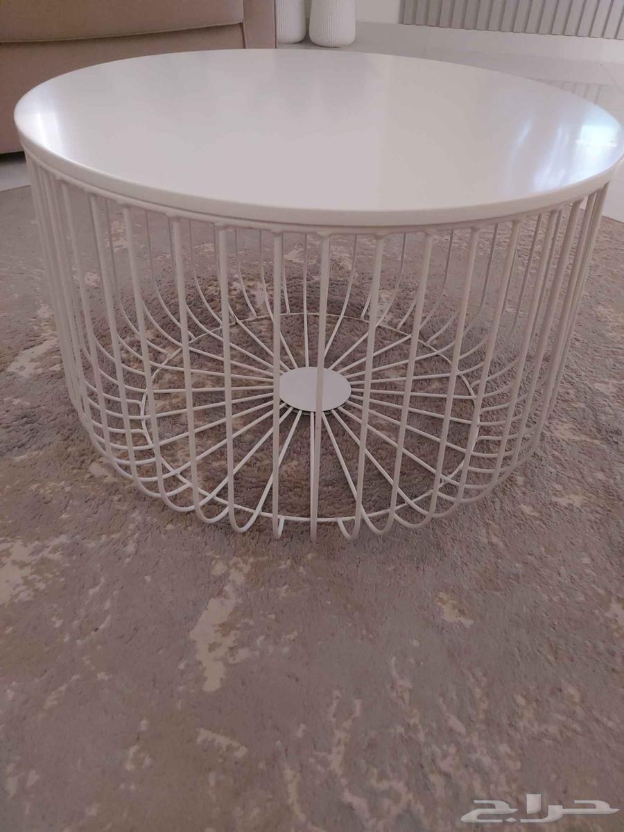 طاولة قهوه للتخزين من ايكيا استخدام نظيف ليس بها اي خدوش64536473670529110