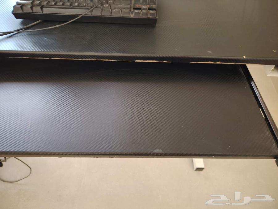 Computer table, chandeliers, hinges and door handles64537338204931111