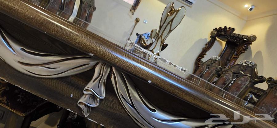 Dining table with 8 chairs for sale64541179454337114