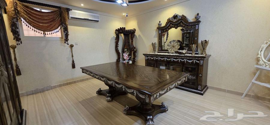 Dining table with 8 chairs for sale64541179454337111