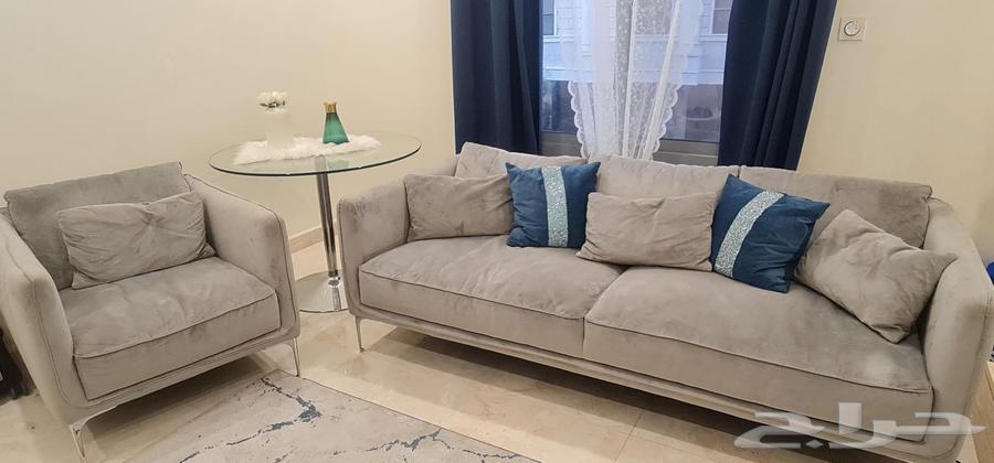 كنبه 3 افراد وكرسي للبيع مع طربيزه دائريه استانليس64539514522499110