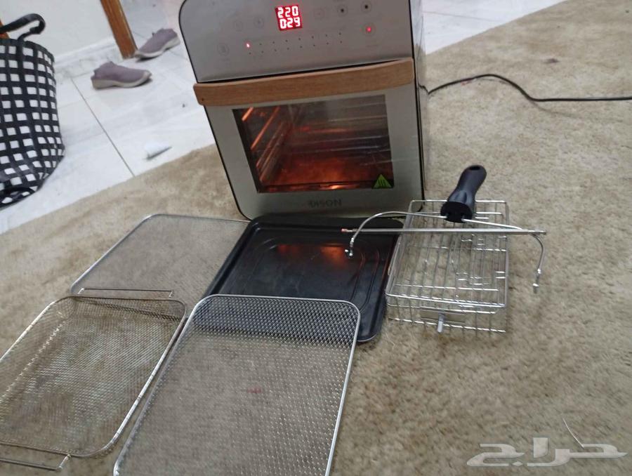 فرن كهربائي جديد حالته سليمه ما استخدم64538850422529113
