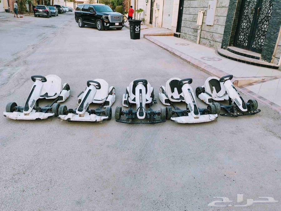 خمس سيارات صغيرة تعمل بالبطارية، كل شيء على ما يرام، فقط لا64540694745090110