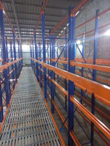 بيع وشراء جميع انواع الرفوف64542643176834113