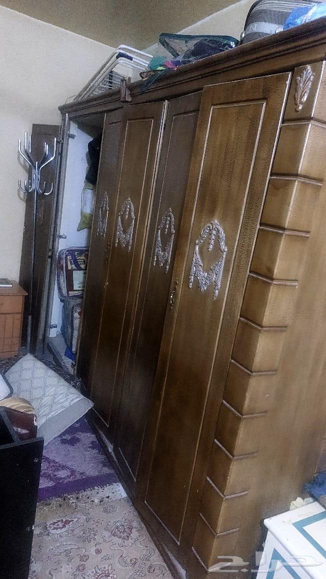 There are bedroom items with a large bed desk - wardrobe - dressing table64537449709313111