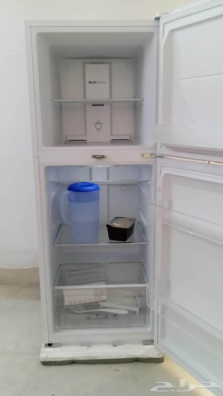 fridge and freezer it s new just 20 days used64541364498434110