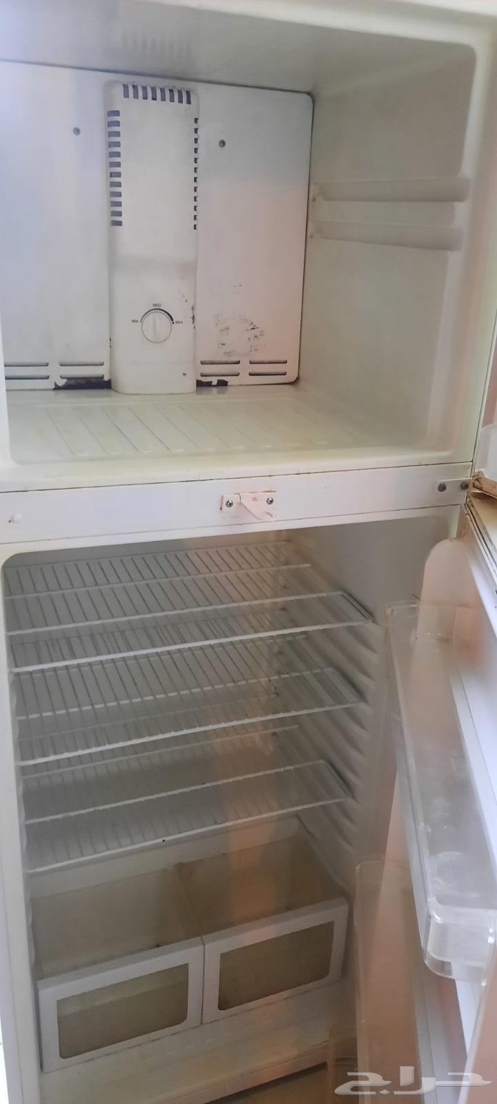 General Refrigerator Clean and Well Maintained64535499511042111