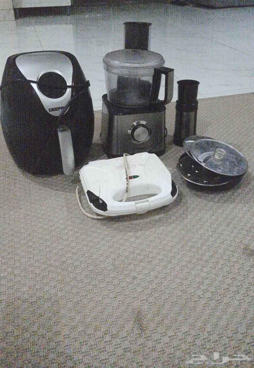 بعض أدوات واغراض المطبخ من قلاية هويه لساخن السندوتشات وغيره64538763006081110