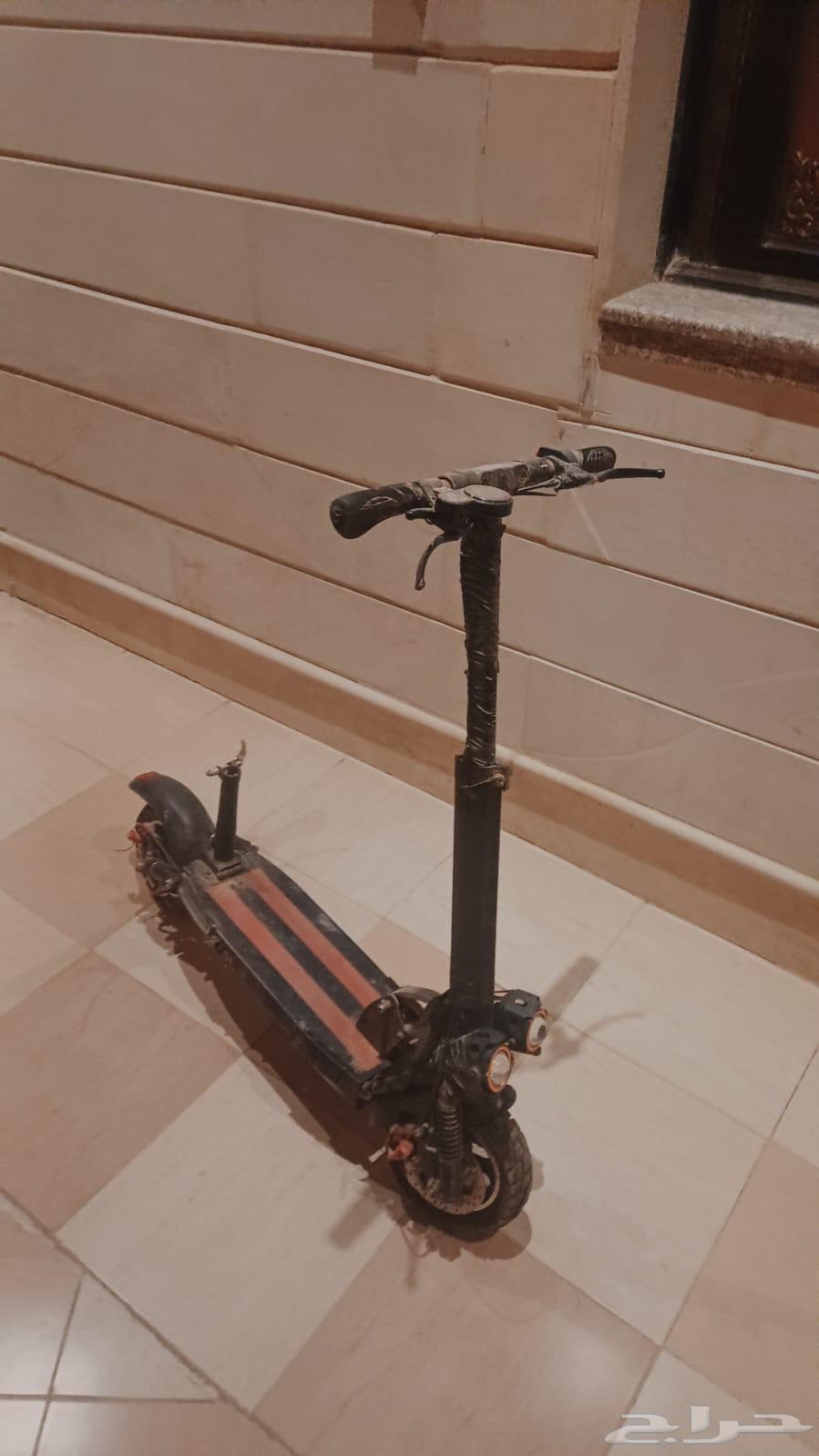 اسكوتر الوحش لل البيع سعره 45064539982144513110