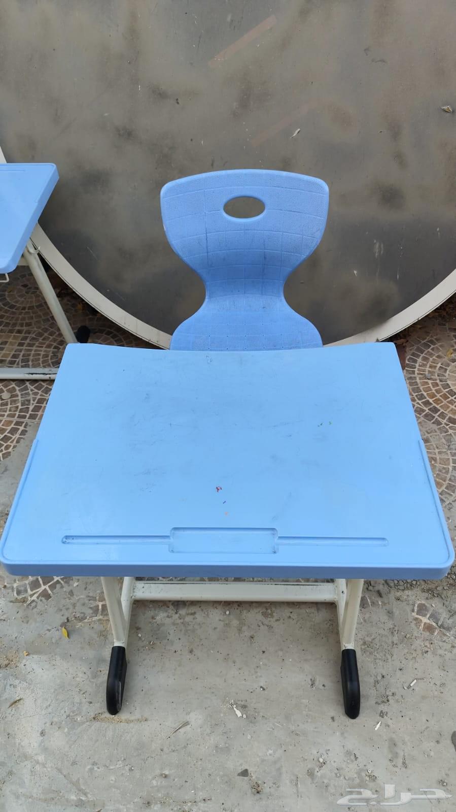 Tables and chairs for sale, available 100 tables and 100 chairs for negotiation64542500795523111