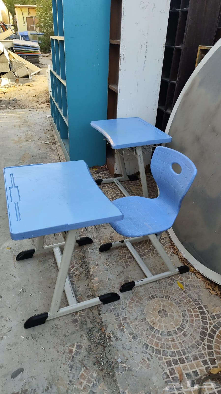 Tables and chairs for sale, available 100 tables and 100 chairs for negotiation64542500795523112