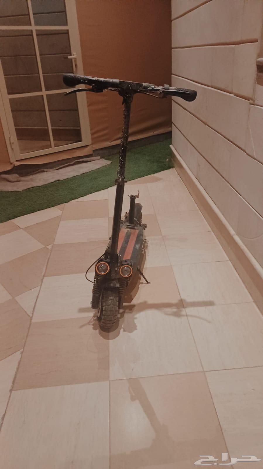 اسكوتر الوحش لل البيع سعره 45064539982144513112