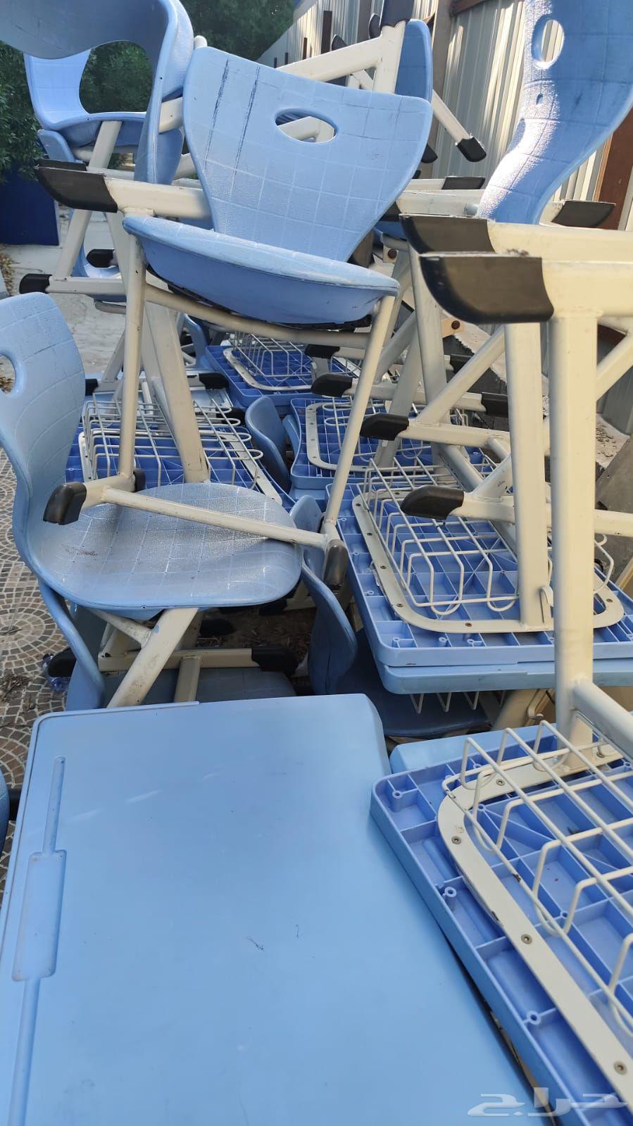 Tables and chairs for sale, available 100 tables and 100 chairs for negotiation64542500795523113