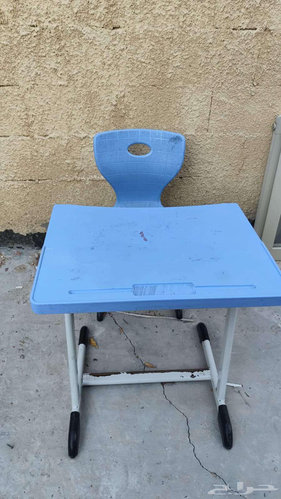 Tables and chairs for sale, available 100 tables and 100 chairs for negotiation64542500795523110