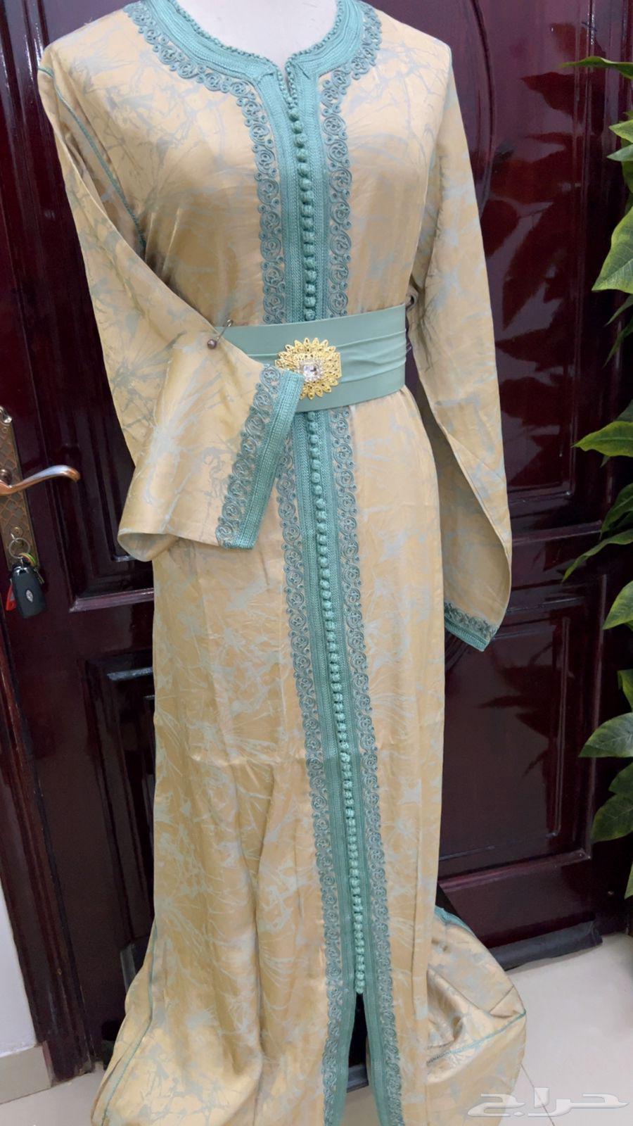 Moroccan caftan made of thalja fabric with expert craftsmanship from top to bottom64543605623810110